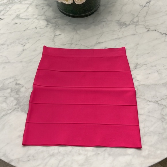 BCBGMaxAzria Dresses & Skirts - BCBG bandage skirt